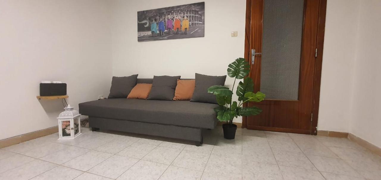 Chafbius Saint Remy Villa Каляри Екстериор снимка